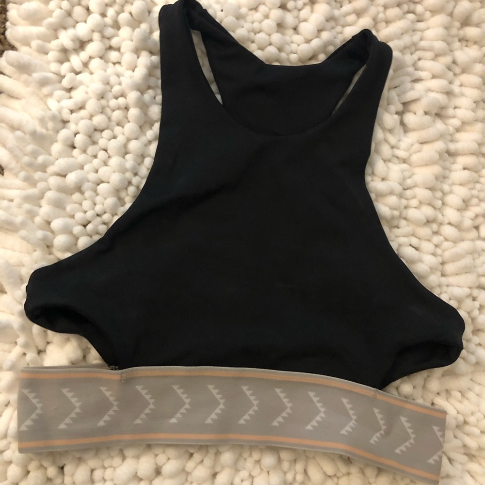 Free People x Olympia cute cut out sports bra!
